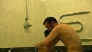 Накончал полный рот после домашнего траха в ванне