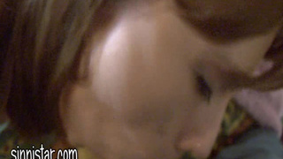 Парень уговорил сладкую милфу дать в попу после глубокого минета