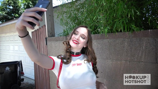 Парень привел домой и выебал в жопу молодую красотку