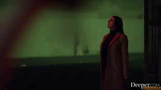 Благоверная догадывается что муженек изменяет ей с двумя красивыми любовницами