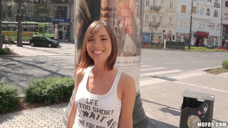 Пикапер развел студентку на анальный секс на улице