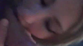 Рыжая принцесса сосет большой член своего парня