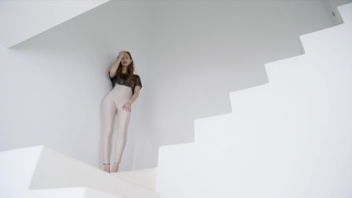 Нежно отсосала пенис своему возбужденному парню