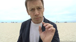 Рокко Сиффреди и две залетные барышни устроили жесткий секс