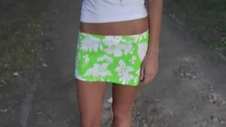 Студенты трахаются в подъезде по пути на вечеринку